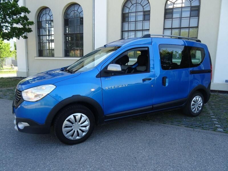 Blau Gebraucht 2018 Dacia Dokker Stepway Van | 10.950 € (Superpreis) - Bild 1/4