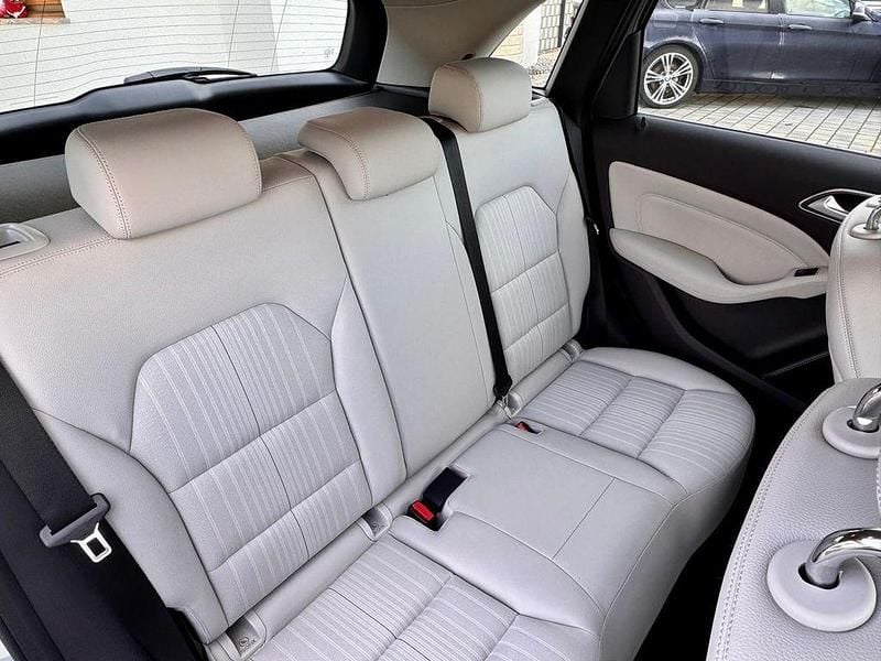 Gebraucht Mercedes B200 156 PS (114 kW) 2012 Silber Van / Kleinbus