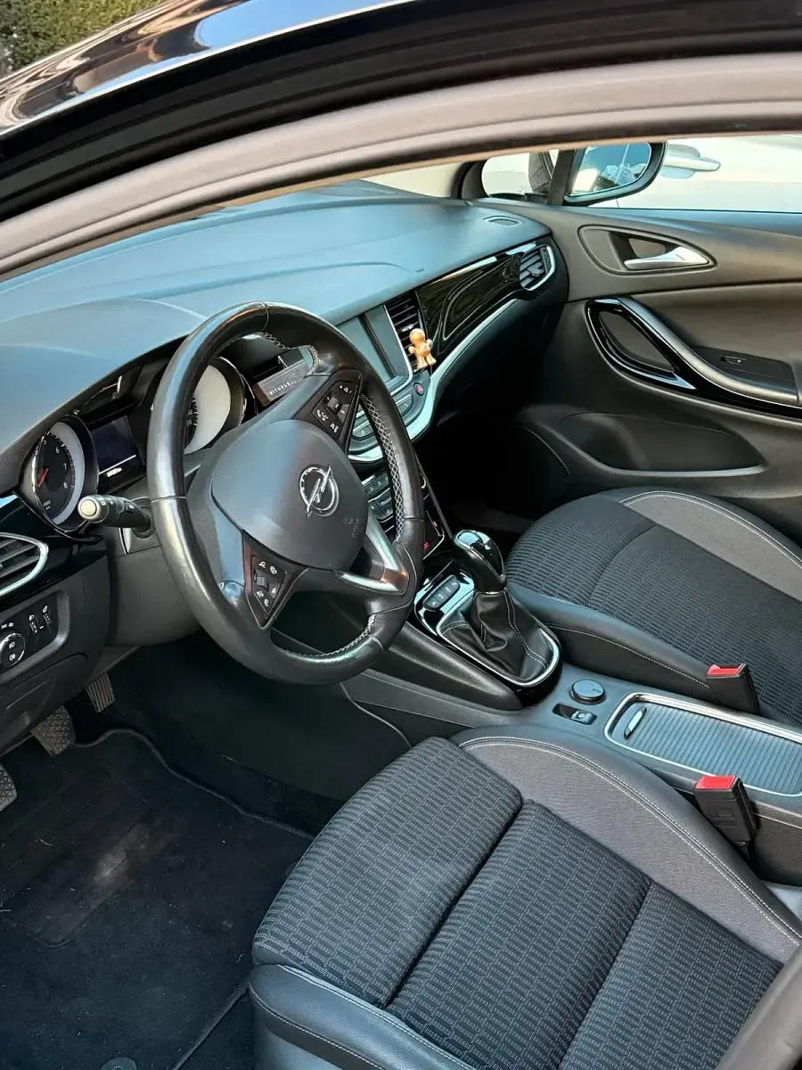 Gebraucht Opel Astra 145 PS (106 kW) 2020 Schwarz Limousine