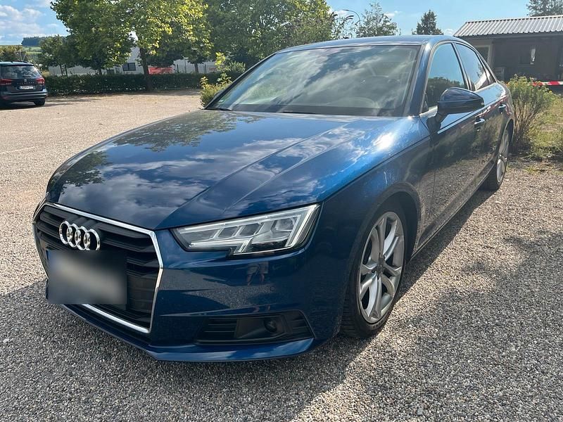 Blau Gebraucht 2016 Audi A4 Limousine | 19.500 € (Guter Preis) - Bild 1/4
