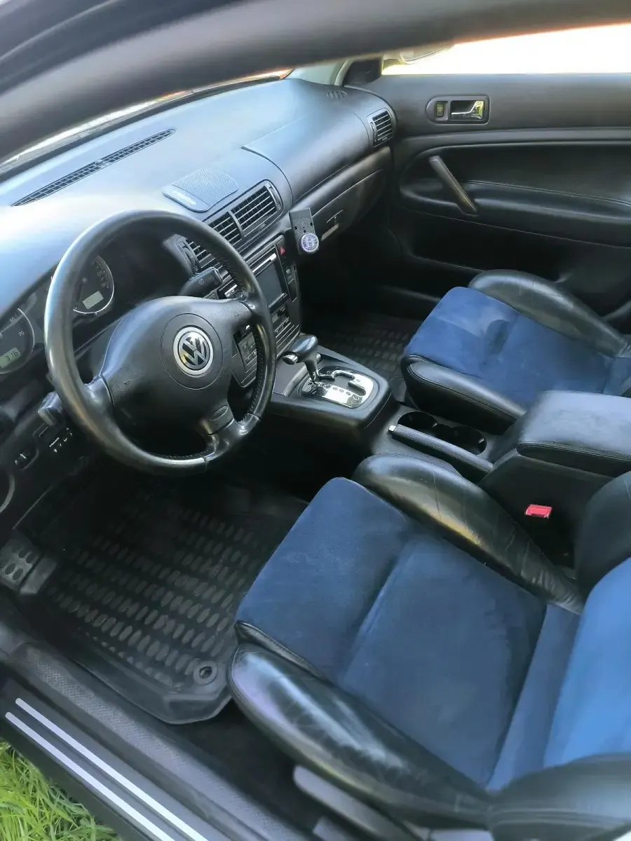 Second-hand VW Passat 193 CP (141 kW) 2002 Albastru Berlinǎ