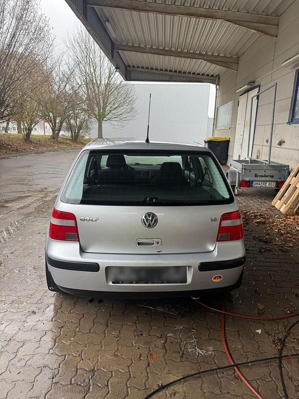 Gebraucht VW Golf IV 102 PS (75 kW) 2000 Silber Kleinwagen