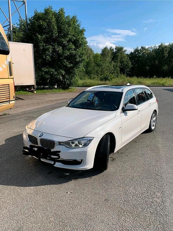 Weiß Gebraucht 2014 BMW 318 Luxury Line Kombi | 10.100 € (Fairer Preis) - Bild 1/4