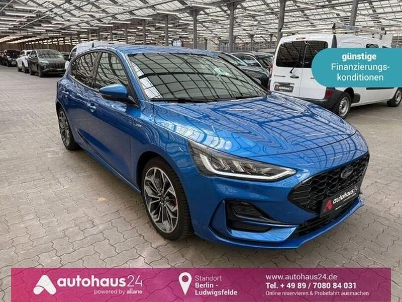 Blau Gebraucht 2022 Ford Focus ST-Line X Limousine | 20.390 € (Fairer Preis) - Bild 1/4