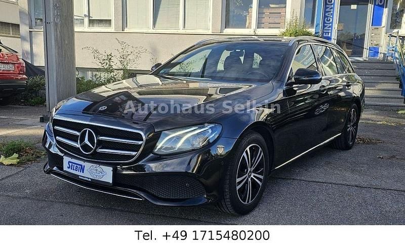Schwarz Gebraucht 2019 Mercedes E220 Avantgarde Kombi | 24.980 € (Guter Preis) - Bild 1/4