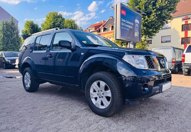 Blau Gebraucht 2006 Nissan Pathfinder SE SUV | 11.900 € (Etwas zu teuer) - Bild 1/4