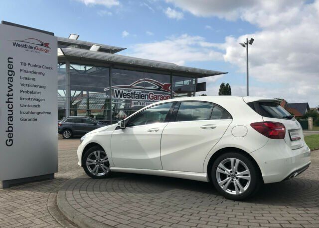 Gebraucht Mercedes A180 Urban 122 PS (89 kW) 2017 Weiß Limousine