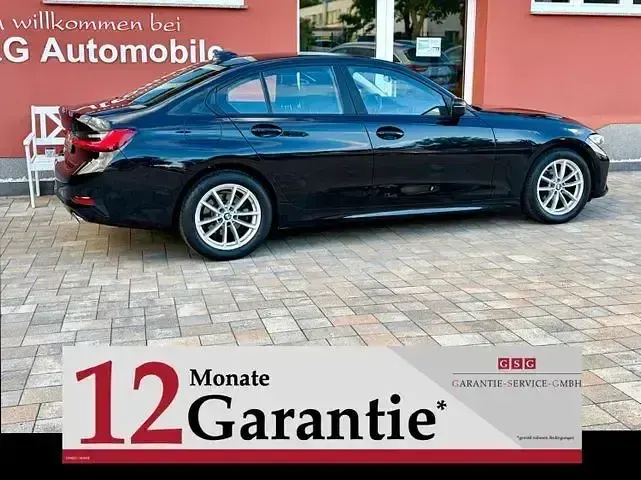 Gebraucht BMW 318 Advantage 150 PS (110 kW) 2020 Schwarz Limousine