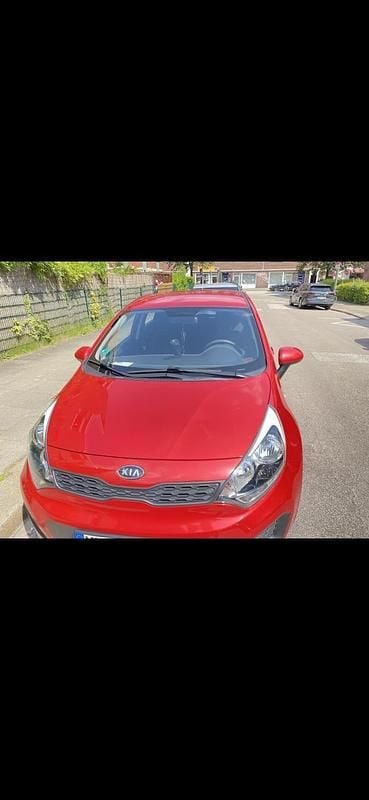 Rot Gebraucht 2012 Kia Rio Kombi | 6.500 € (Fairer Preis) - Bild 1/4