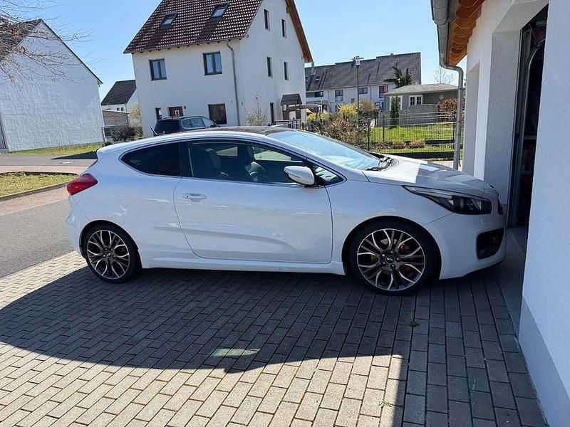 Gebraucht Kia ProCeed GT-Track 204 PS (150 kW) 2015 Schwarz Kleinwagen