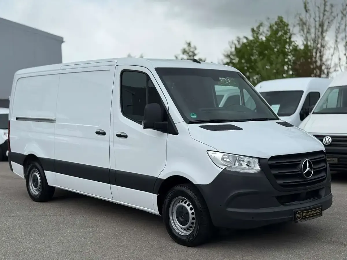 Gebraucht Mercedes Sprinter 150 PS (110 kW) 2023 Weiß Van