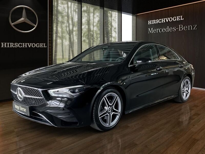 Metalliclack kosmosschwarz Gebraucht 2024 Mercedes CLA180 AMG line Limousine | 33.130 € (Fairer Preis) - Bild 1/4