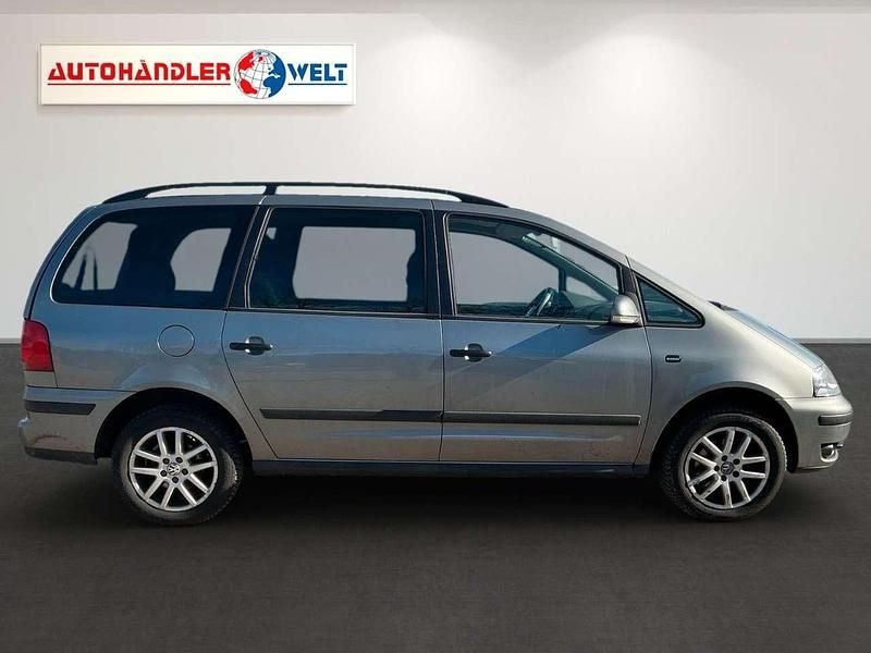 Gebraucht VW Sharan Basis 116 PS (85 kW) 2004 Silber Van / Kleinbus