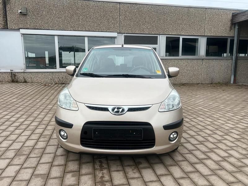 Gebraucht Hyundai i10 77 PS (56 kW) 2008 Gold Kleinwagen