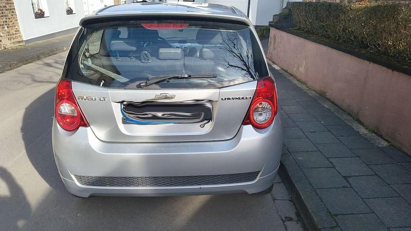 Gebraucht Chevrolet Aveo LT 101 PS (74 kW) 2010 Silber Limousine