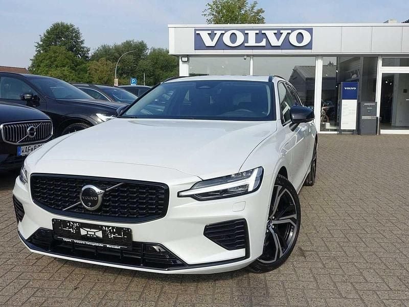 Crystal white Gebraucht 2024 Volvo V60 Plus Kombi | 44.900 € (Etwas zu teuer) - Bild 1/4