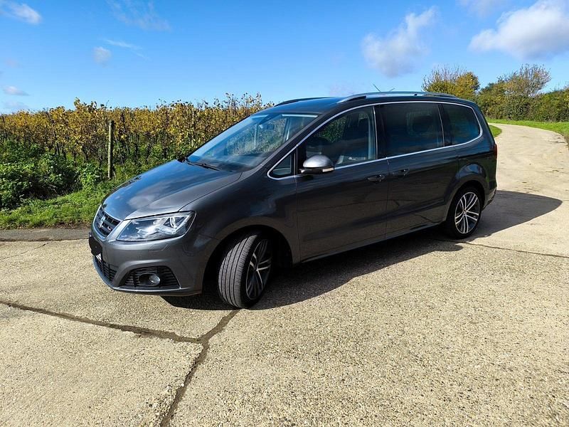 Grau Gebraucht 2019 Seat Alhambra FR-Line Van / Kleinbus | 25.300 € (Guter Preis) - Bild 1/4