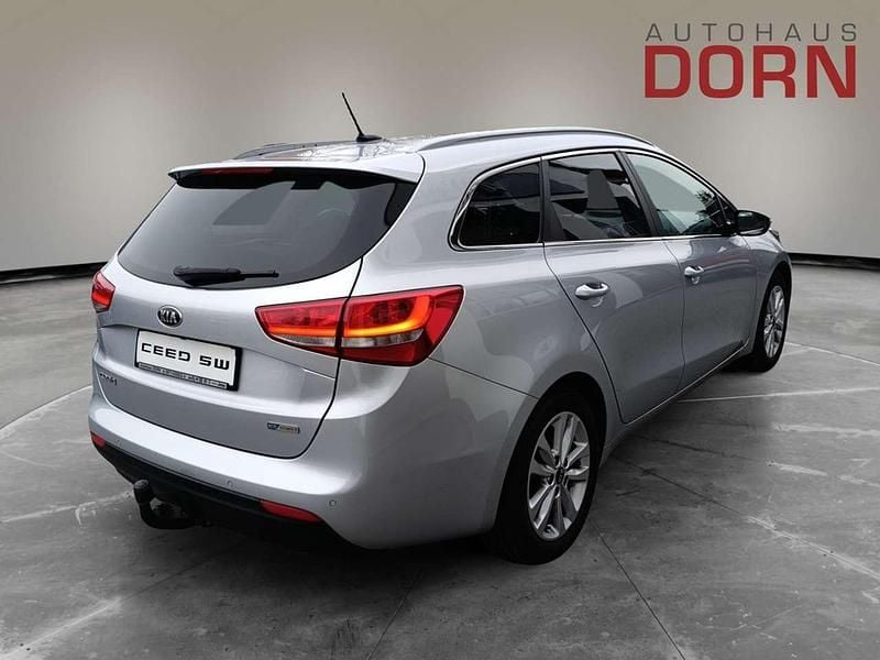 Gebraucht Kia Ceed 136 PS (100 kW) 2016 Sparkling silver Kleinwagen