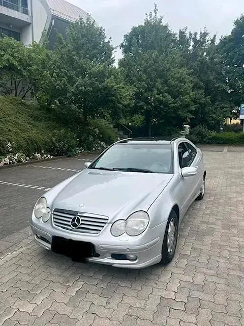 Gebraucht Mercedes C200 163 PS (119 kW) 2003 Silber Coupé