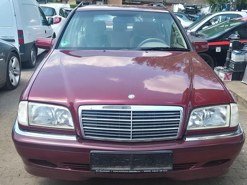 Rot Gebraucht 2000 Mercedes C180 Classic Kombi | 2.450 € (Fairer Preis) - Bild 1/4