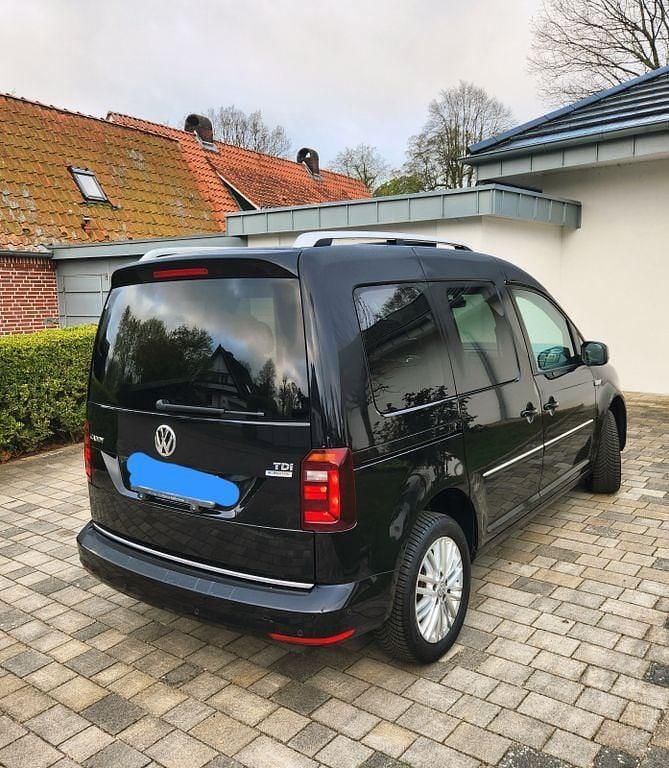 Usata VW Caddy 102 CV (75 kW) 2016 Nero Monovolume