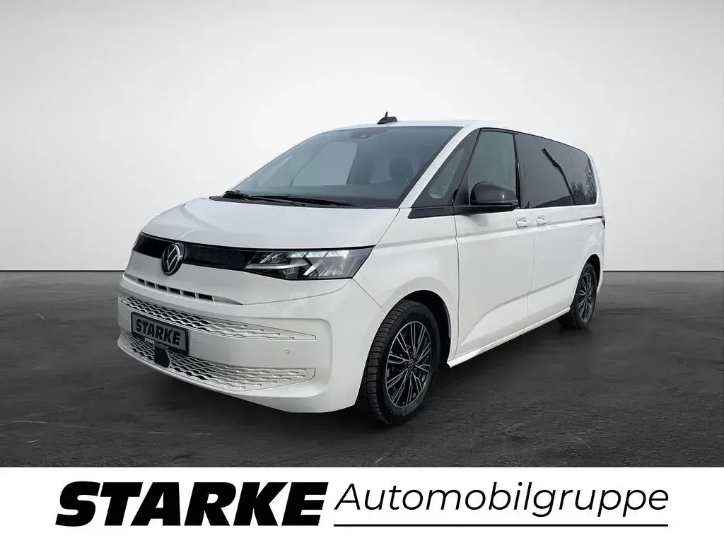 Gebraucht VW Multivan Basis 150 PS (110 kW) 2024 Weiß (candyweiß) Van / Kleinbus