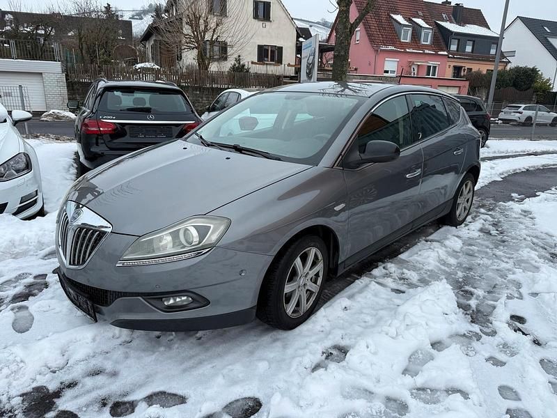 Gebraucht Lancia Delta 120 PS (88 kW) 2010 Silber Kleinwagen