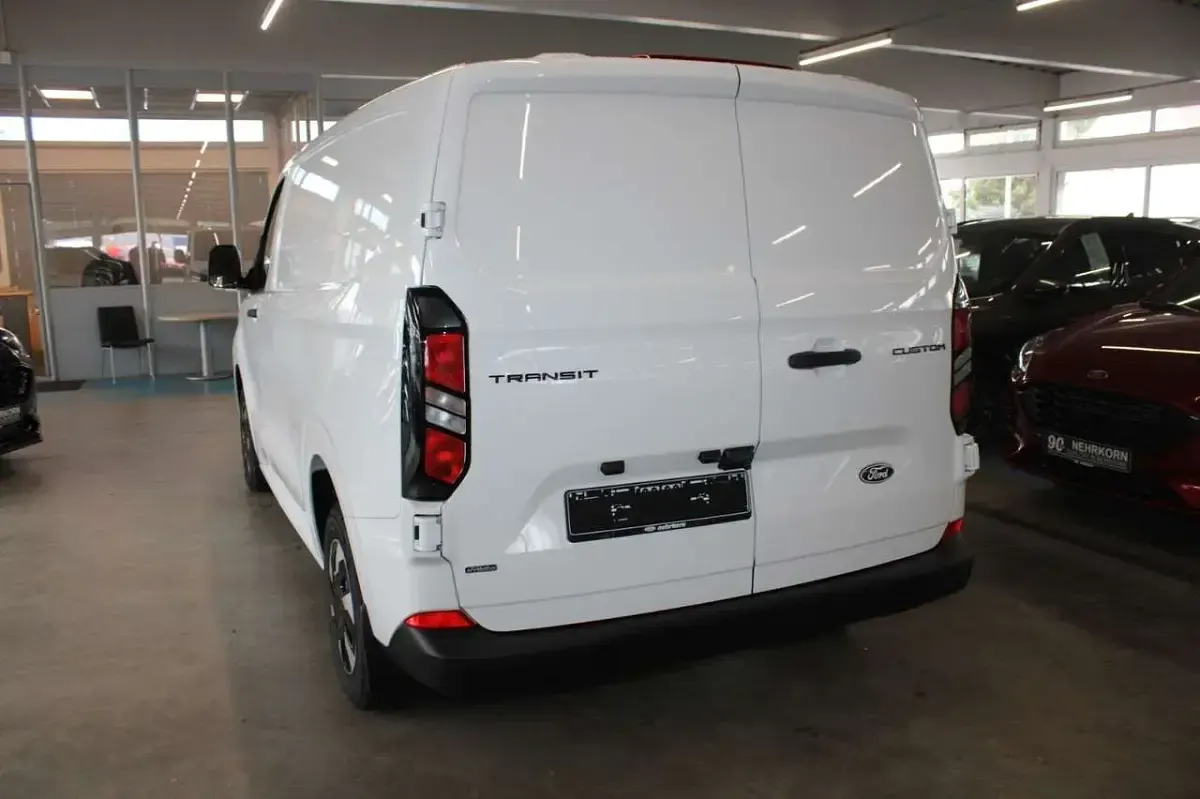 Neu Ford Transit Custom Trend 232 PS (170 kW) 2025 Weiß Limousine