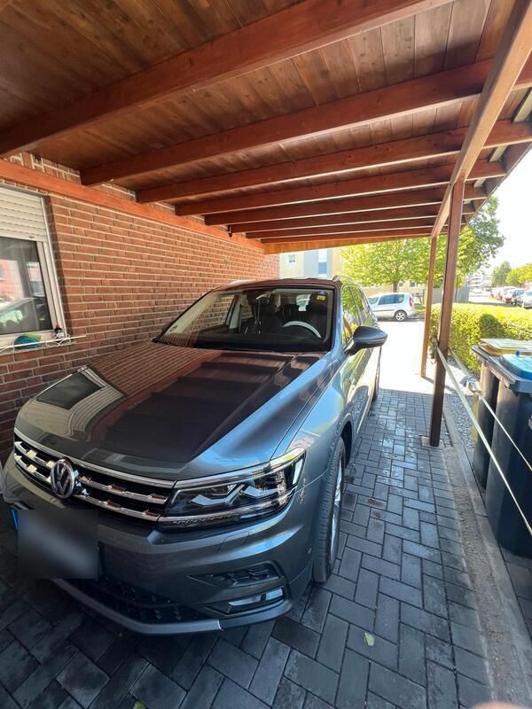 Grau Gebraucht 2020 VW Tiguan Allspace SUV | 30.500 € (Superpreis) - Bild 1/4