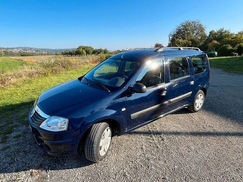 Blau Gebraucht 2012 Dacia Logan MCV Van / Kleinbus | 3.990 € (Fairer Preis) - Bild 1/4