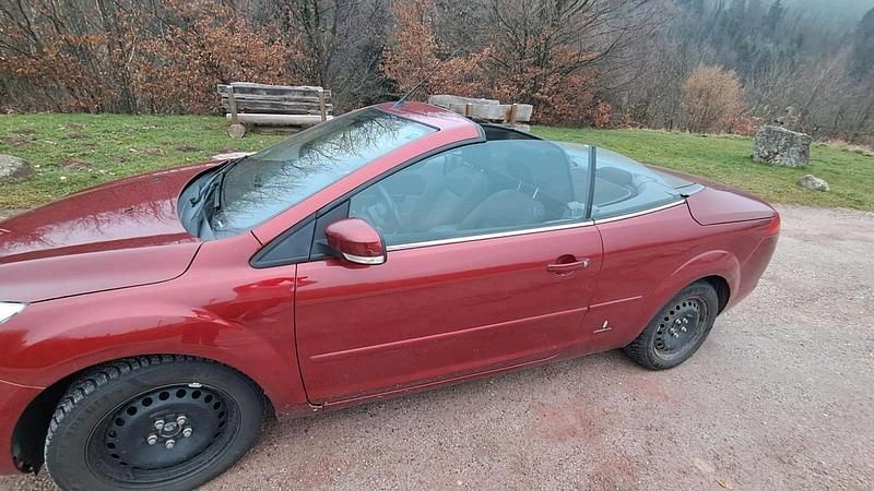 Gebraucht Ford Focus 100 PS (73 kW) 2010 Rot Limousine