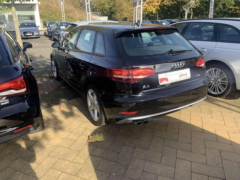 Gebraucht Audi A3 Sport 150 PS (110 kW) 2018 Schwarz Limousine