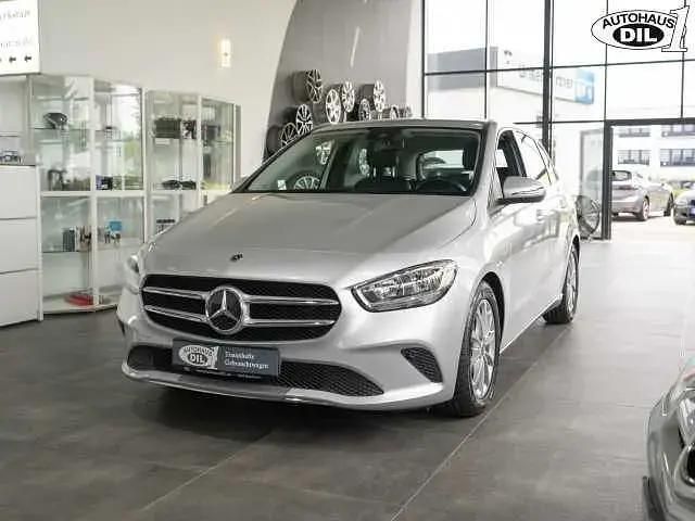 Gebraucht Mercedes B180 Style 116 PS (85 kW) 2020 Silber (iridiumsilber  metalliclack) Kleinwagen