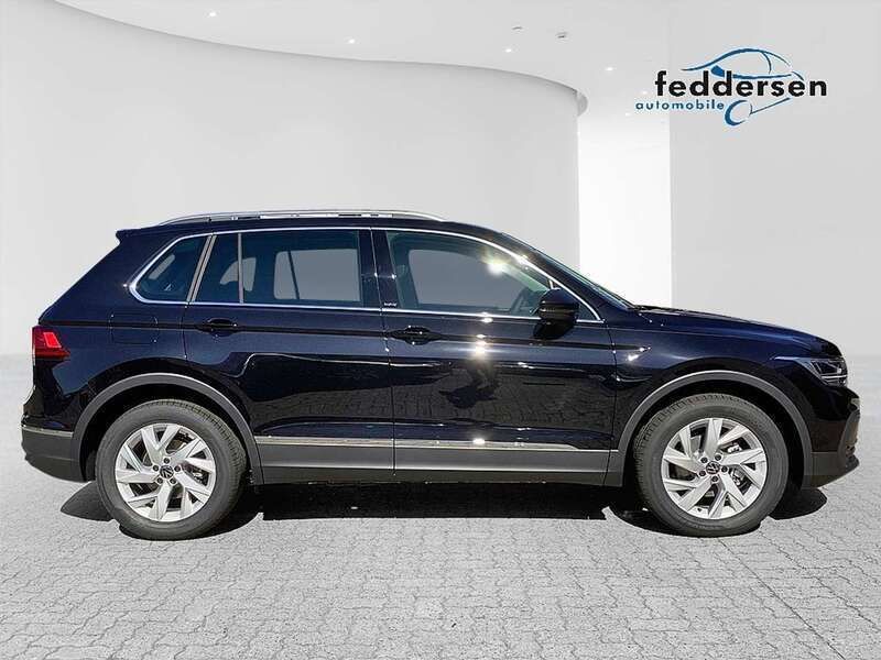 Gebraucht VW Tiguan Move 150 PS (110 kW) 2023 Deep black perleffekt (metallic) SUV
