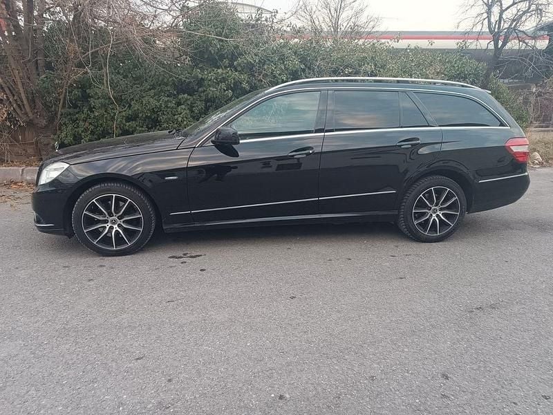 Schwarz Gebraucht 2010 Mercedes E250 Elegance Limousine | 6.000 € (Guter Preis) - Bild 1/4