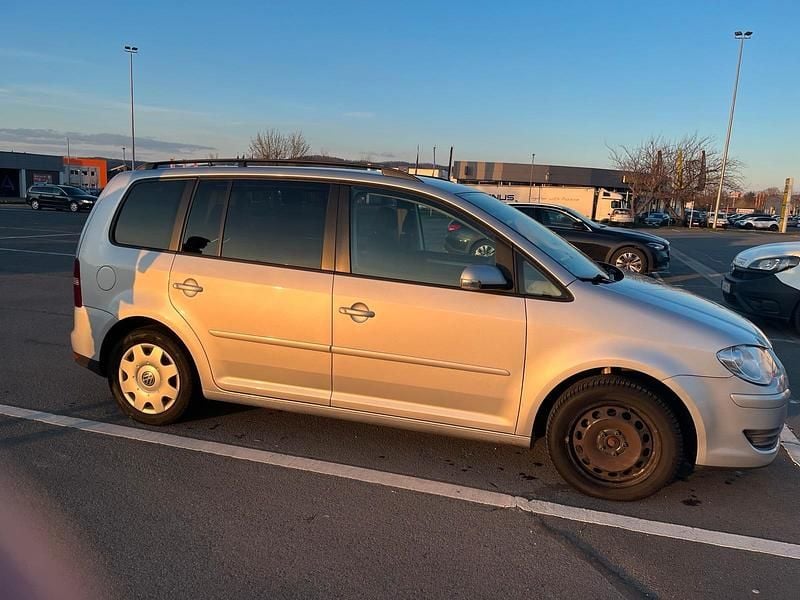 Gebraucht VW Touran 140 PS (102 kW) 2009 Silber Van / Kleinbus