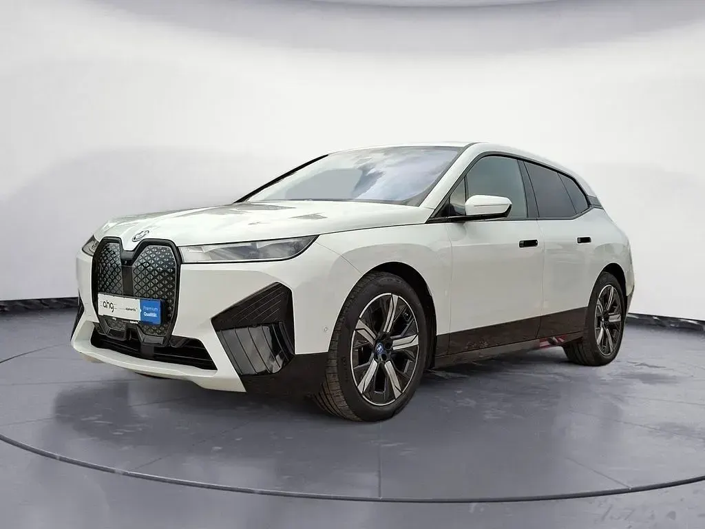 Gebraucht BMW iX Sport Line 239 kW (326 PS) 2023 Alpinweiss iii SUV