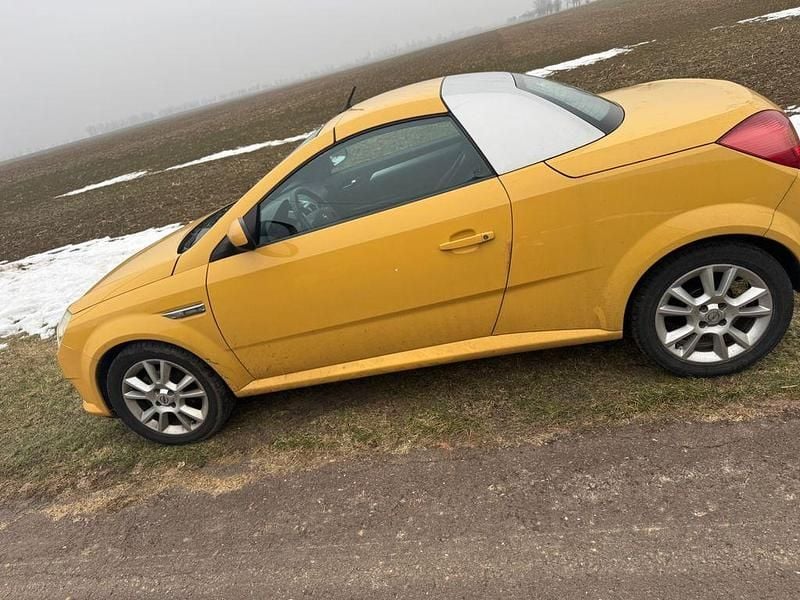Gelb Gebraucht 2007 Opel Tigra Cabrio | 999 € (Guter Preis) - Bild 1/4