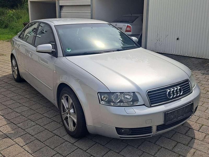 Silber Gebraucht 2003 Audi A4 Limousine | 1.100 € (Guter Preis) - Bild 1/4