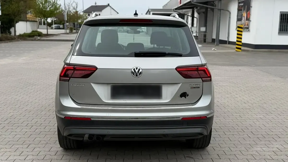 Gebraucht VW Tiguan Highline 150 PS (110 kW) 2016 Grau SUV