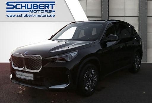 Schwarz Gebraucht 2025 BMW iX1 SUV | 44.900 € (Fairer Preis) - Bild 1/4