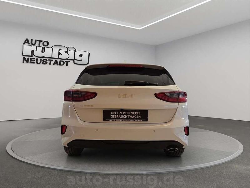 Gebraucht Kia Ceed 160 PS (117 kW) 2024 Weiß Kleinwagen