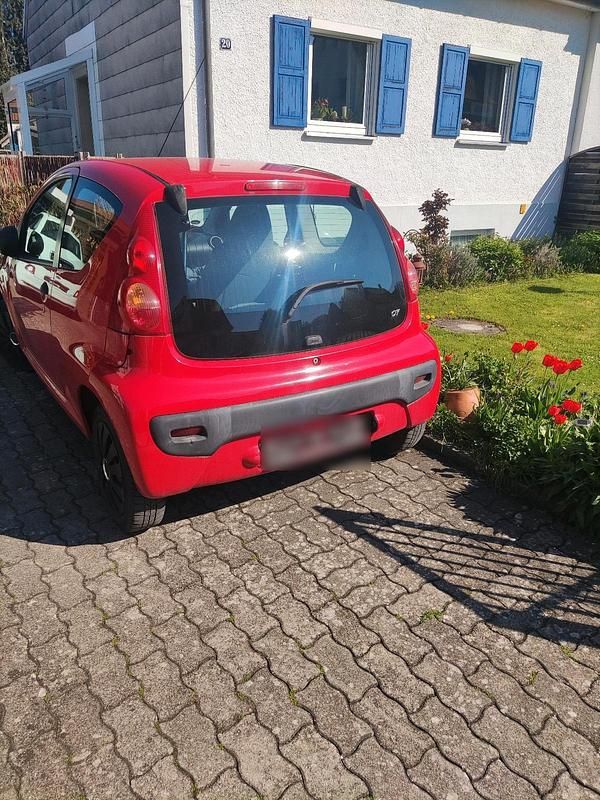 Gebraucht Peugeot 107 68 PS (50 kW) 2008 Rot Kleinwagen