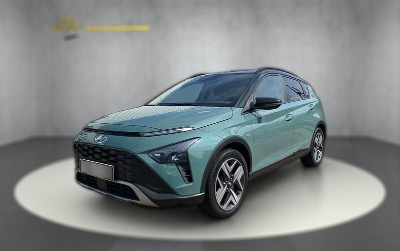 Grün metallic Gebraucht 2021 Hyundai Bayon Intro Edition SUV | 16.430 € - Bild 1/1