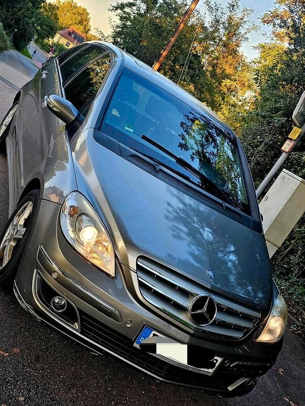 Grau Gebraucht 2006 Mercedes B200 Van / Kleinbus | 1.700 € (Superpreis) - Bild 1/4
