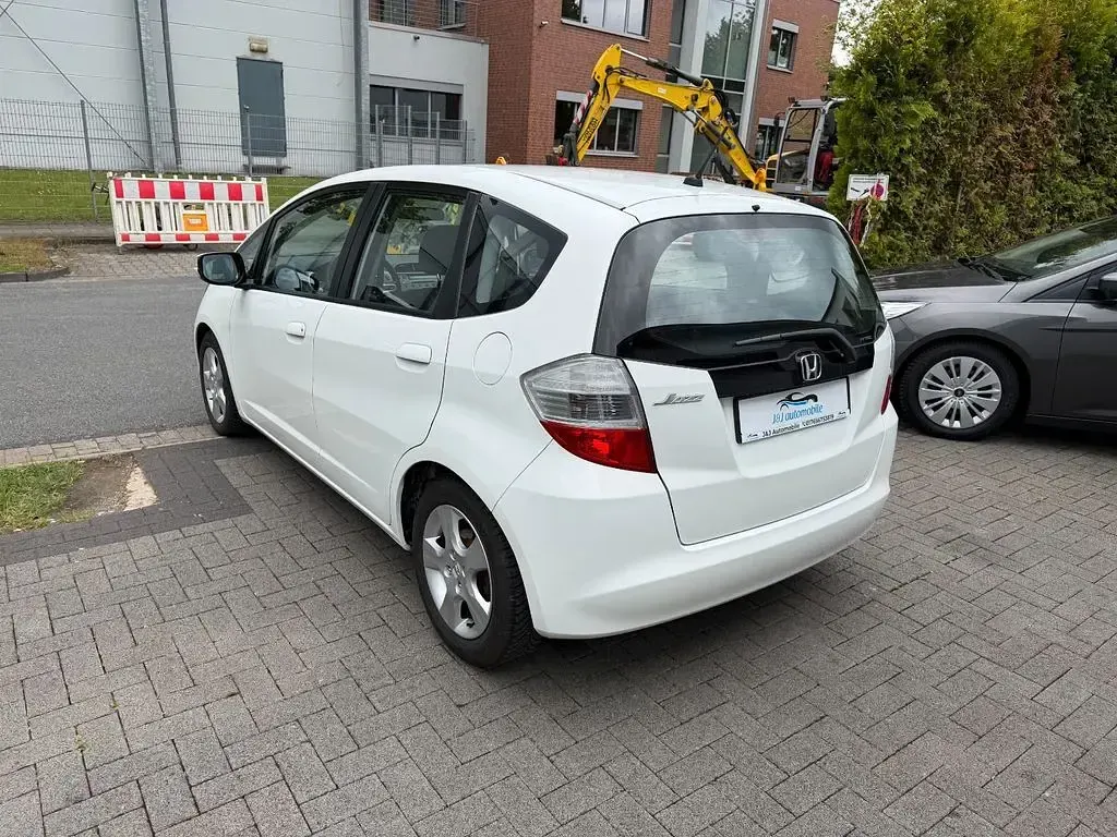 Gebraucht Honda Jazz Elegance 99 PS (72 kW) 2010 Weiß Kleinwagen