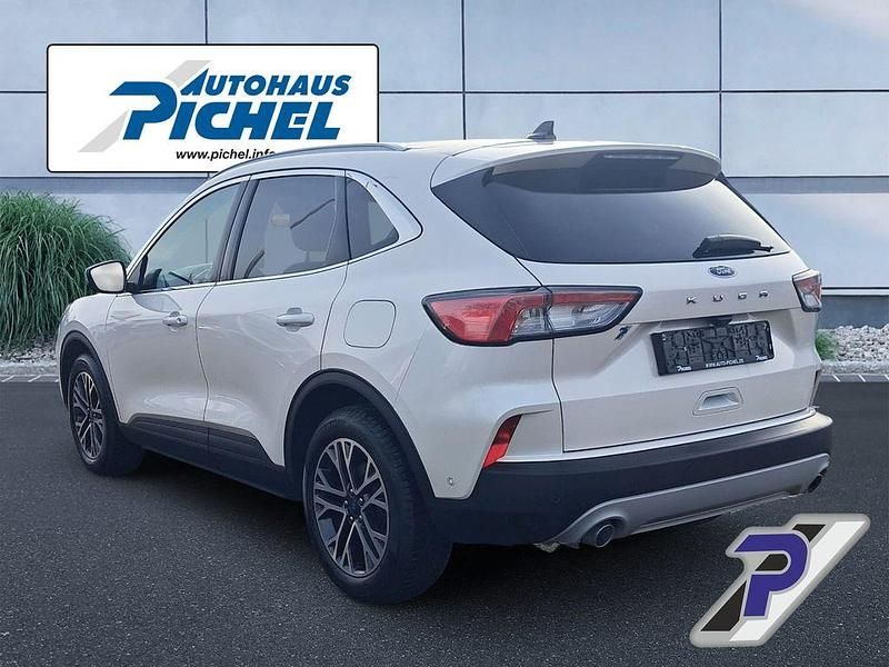 Gebraucht Ford Kuga Titanium 190 PS (139 kW) 2020 Weiß(metallic) SUV