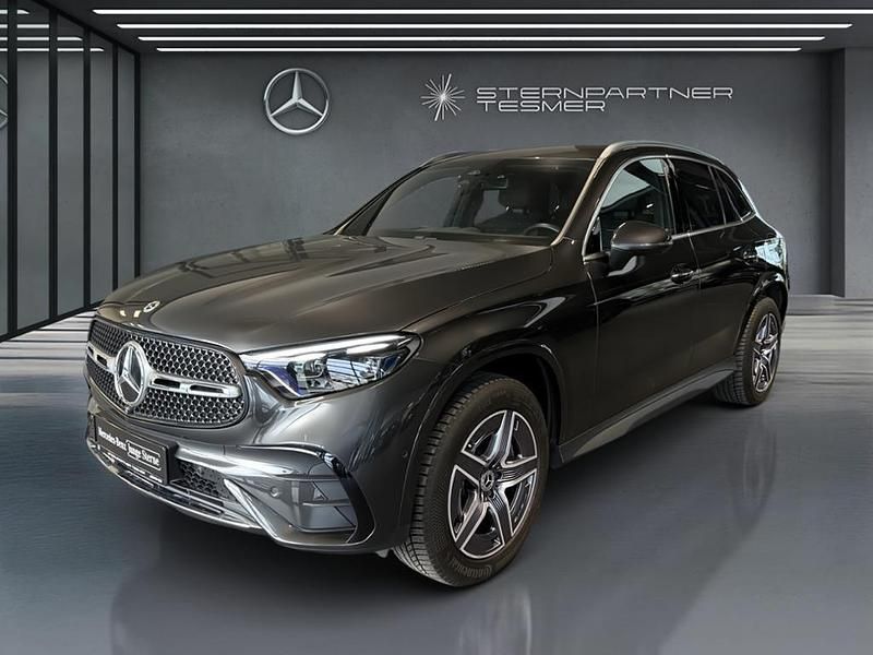 Grau Gebraucht 2023 Mercedes GLC300e AMG SUV | 57.940 € (Guter Preis) - Bild 1/3