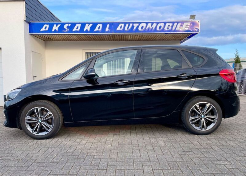 Schwarz Gebraucht 2021 BMW 218 Active Tourer Sport Line Van / Kleinbus | 13.300 € (Fairer Preis) - Bild 1/4