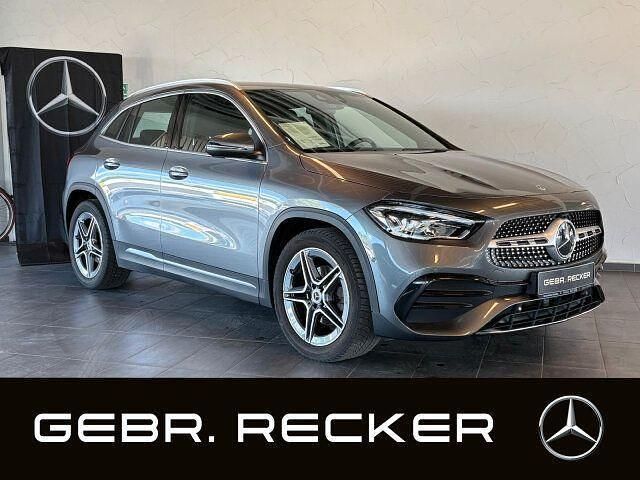 Lack mountaingrau Gebraucht 2023 Mercedes GLA200 AMG line SUV | 38.750 € (Fairer Preis) - Bild 1/4